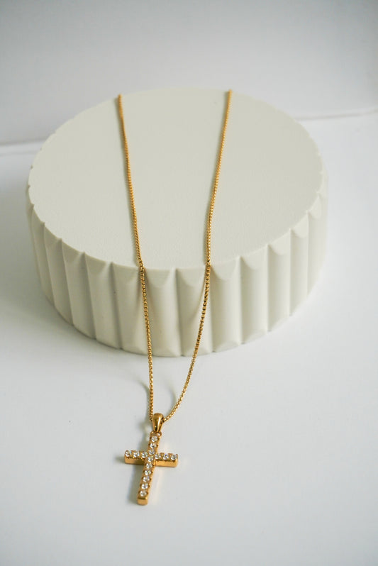 Collar cruz dorada
